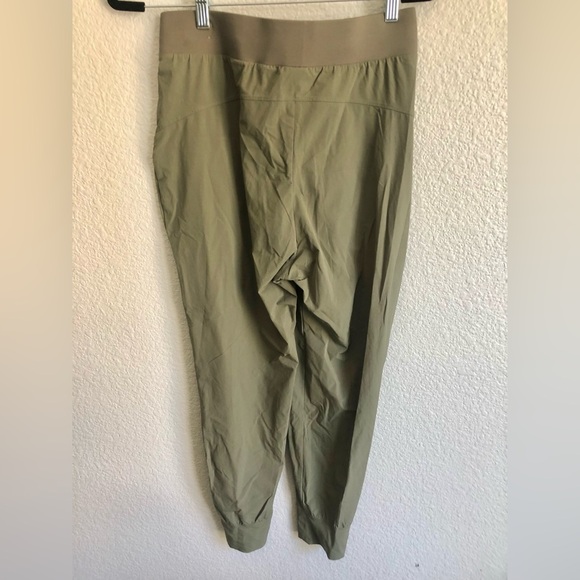 Nike Dri fit Bliss Luxe Training Pants CU4611-222 Women’s Size M Medium Green - Picture 9 of 12